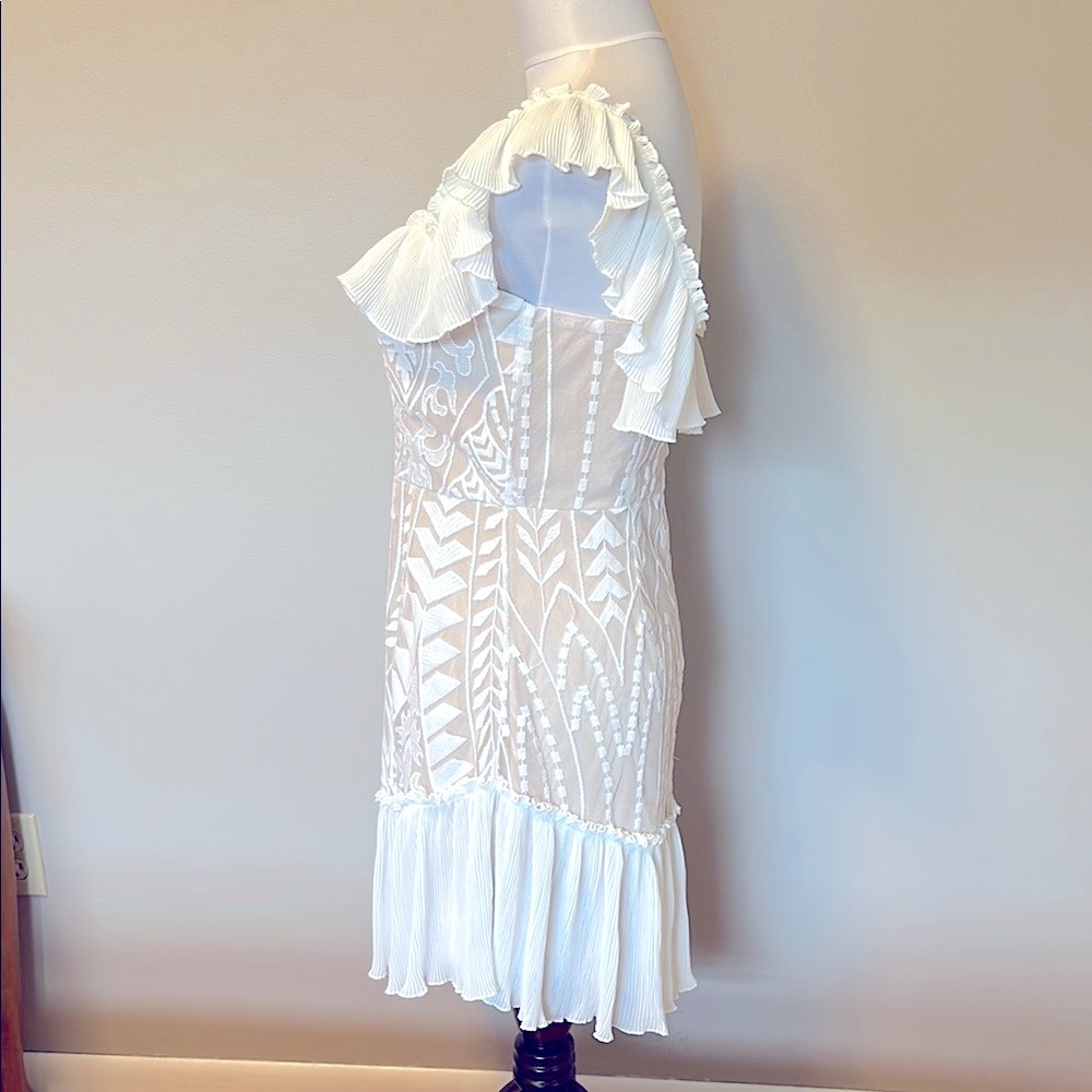 Elegant White Strapless Dress - Picture 5 of 10